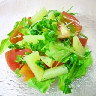 生野菜とポテトのサラダ